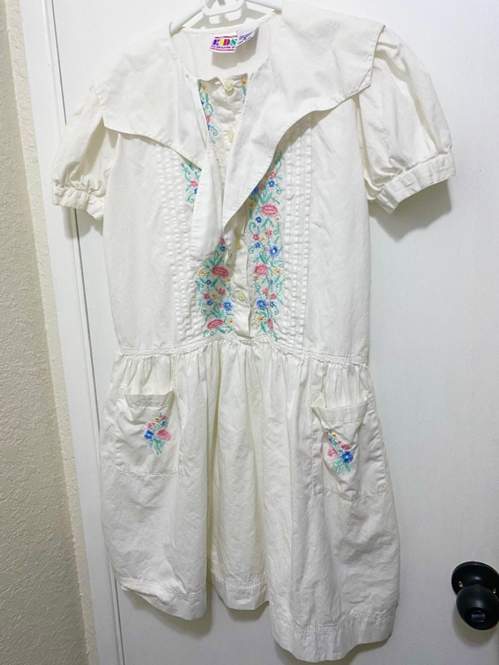 Vintage Kids Count  Size 12  Girls Cream  Floral  Embroidered White Dress